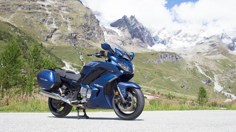 19_FJR1300ES_Matte-Phantom-Blue_Beauty_001_06ic