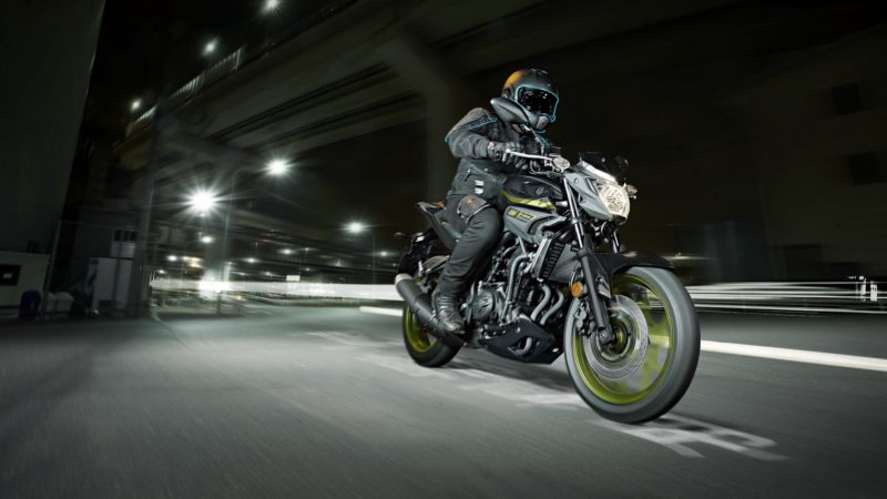 2018-Yamaha-MT-03-EU-Night-Fluo-Action-001 (1).jpg