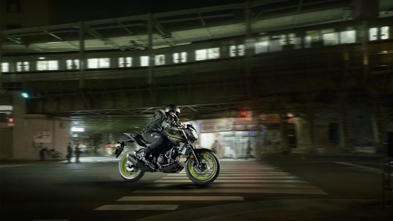 2018-Yamaha-MT-03-EU-Night-Fluo-Action-002 (1).jpg