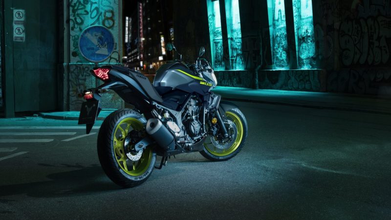 2018-Yamaha-MT-03-EU-Night-Fluo-Static-003 (1).jpg
