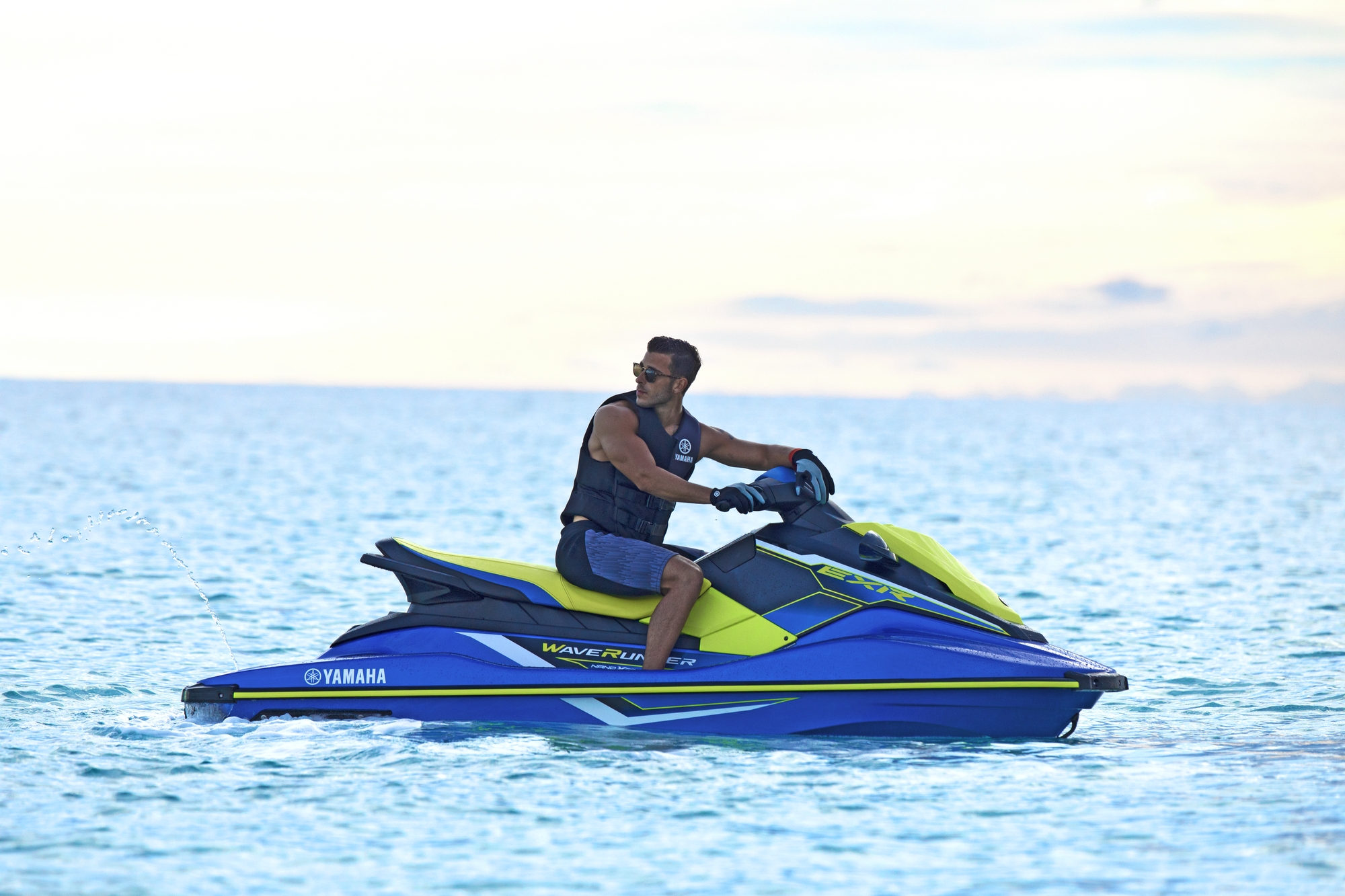 Купить гидроцикл ямаха. Yamaha Waverunner EXR. Гидроцикл Ямаха ex. Yamaha ex гидроцикл новый. Yamaha gp1300r.